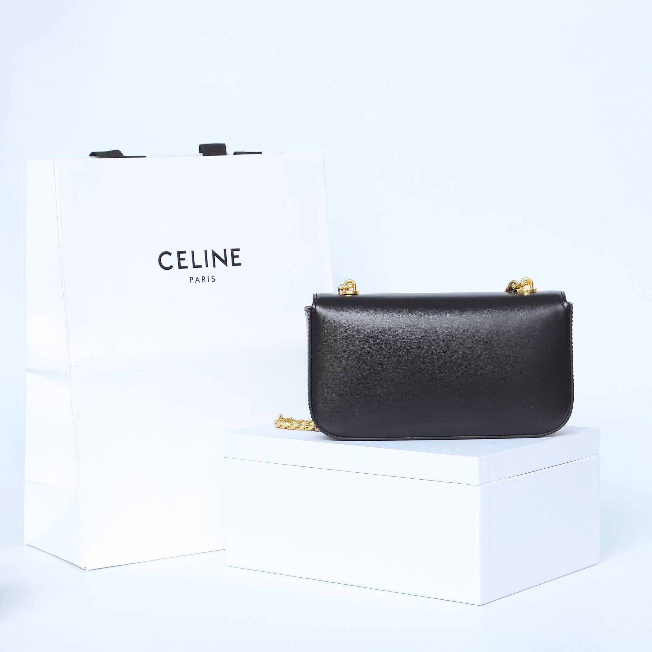 CELINE CLAUDE's shiny cow leather chain shoulder backpack