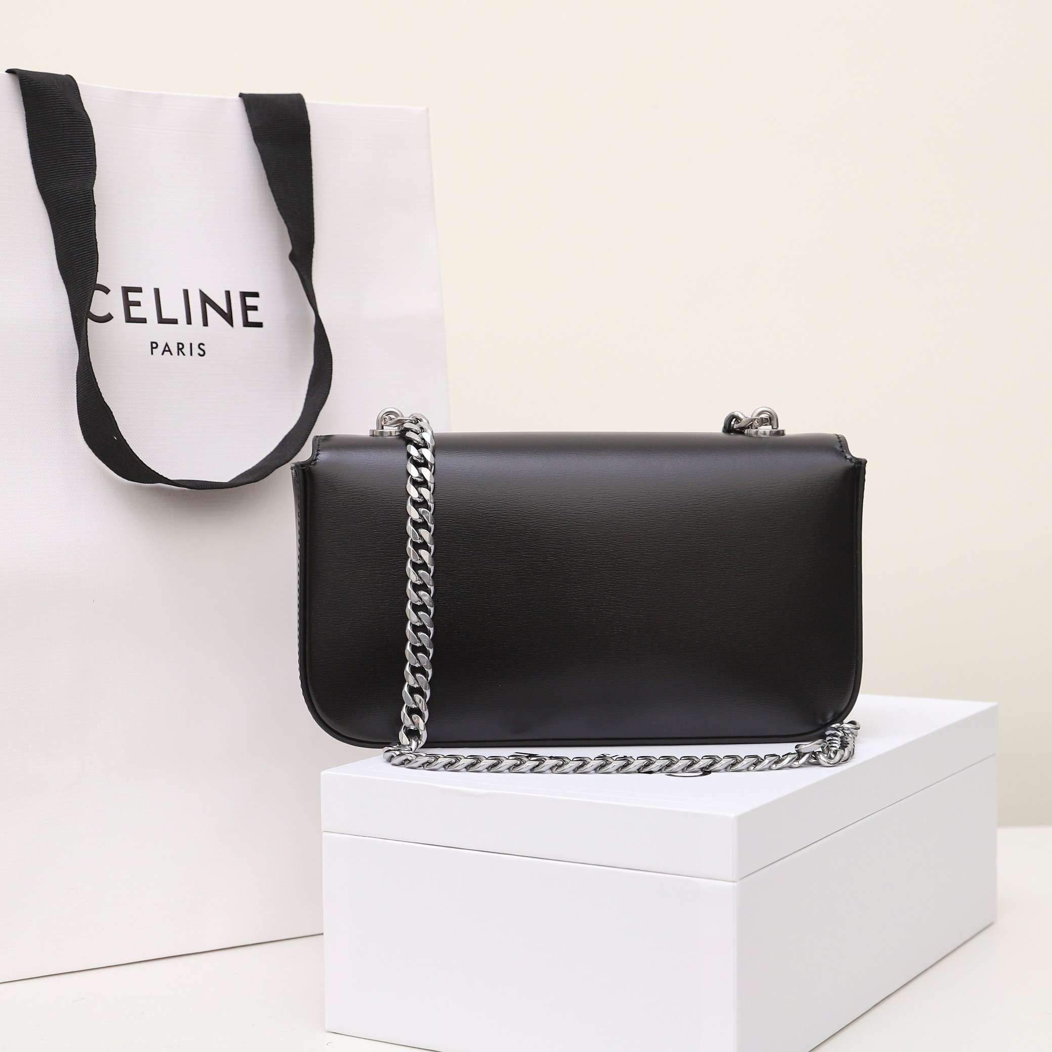 CELINE CLAUDE's shiny cow leather chain shoulder backpack