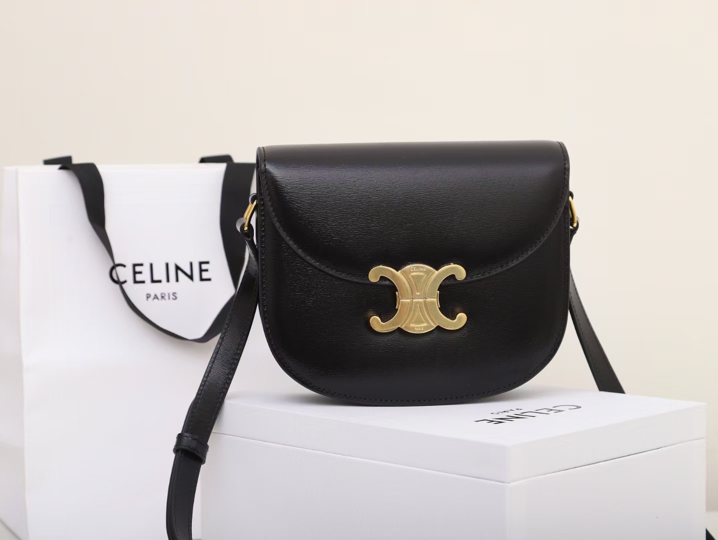 CELINE BESACE CLEA glossy cow leather handbag