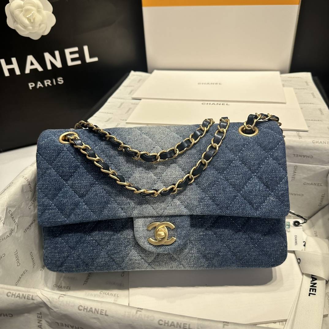 CHANEL Classic 11.12 Handbag