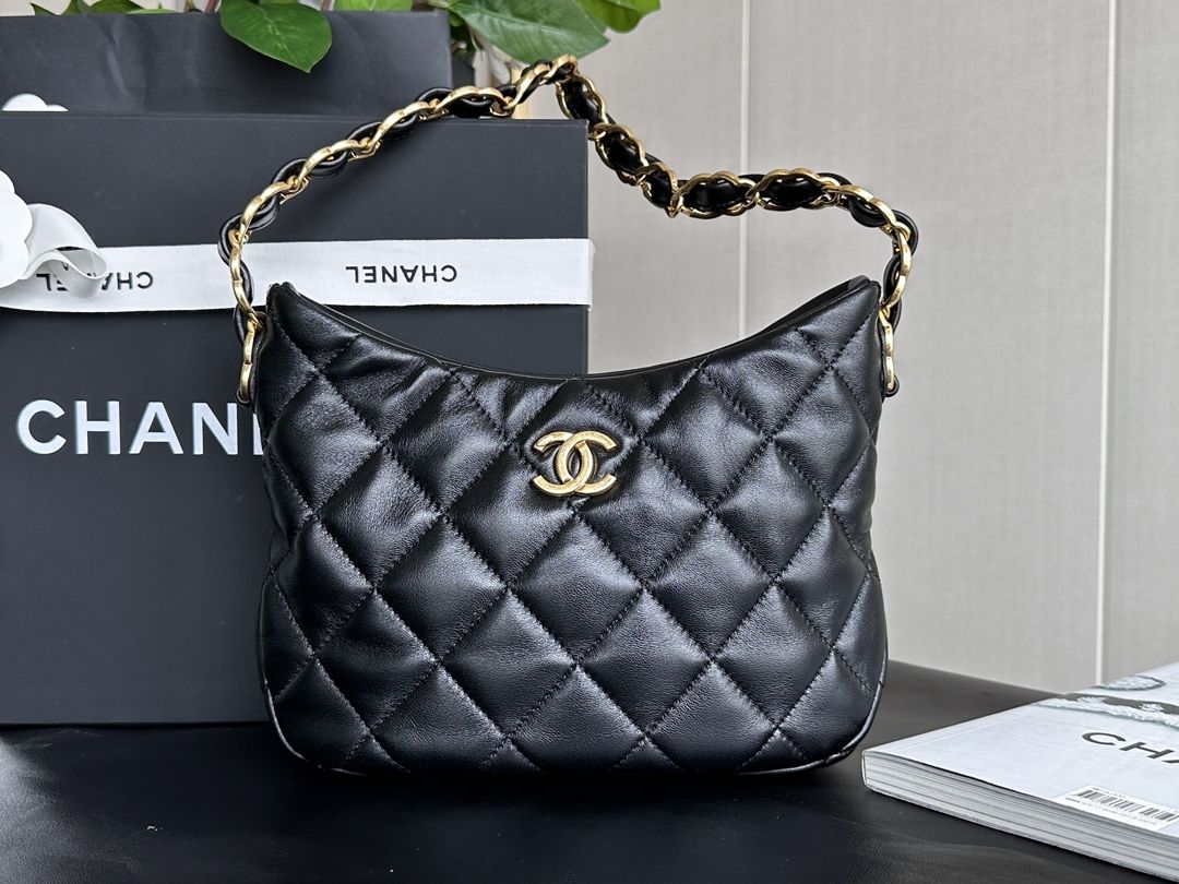 CHANEL 22K Hobo Underarm bag Black gold authentic leather bag