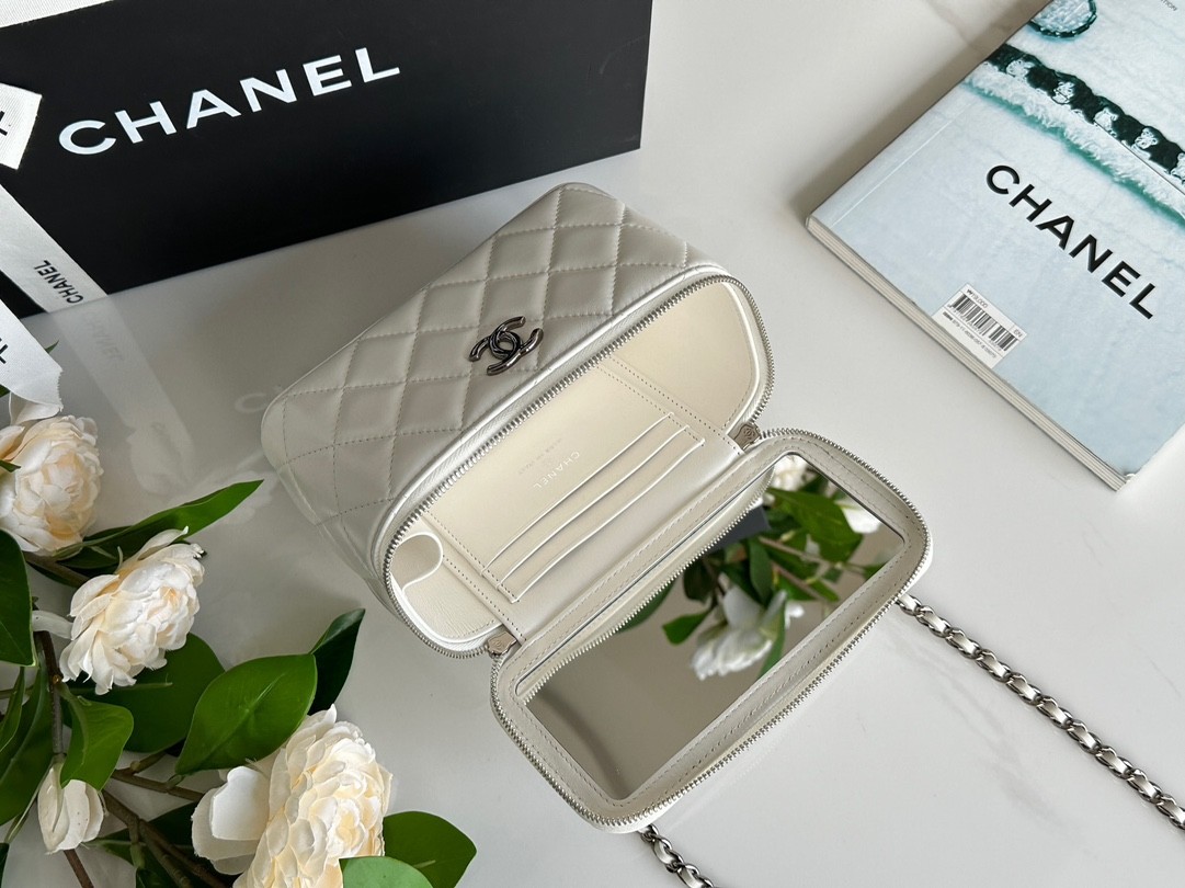 Chanel 23K rhinestone handle long box silver