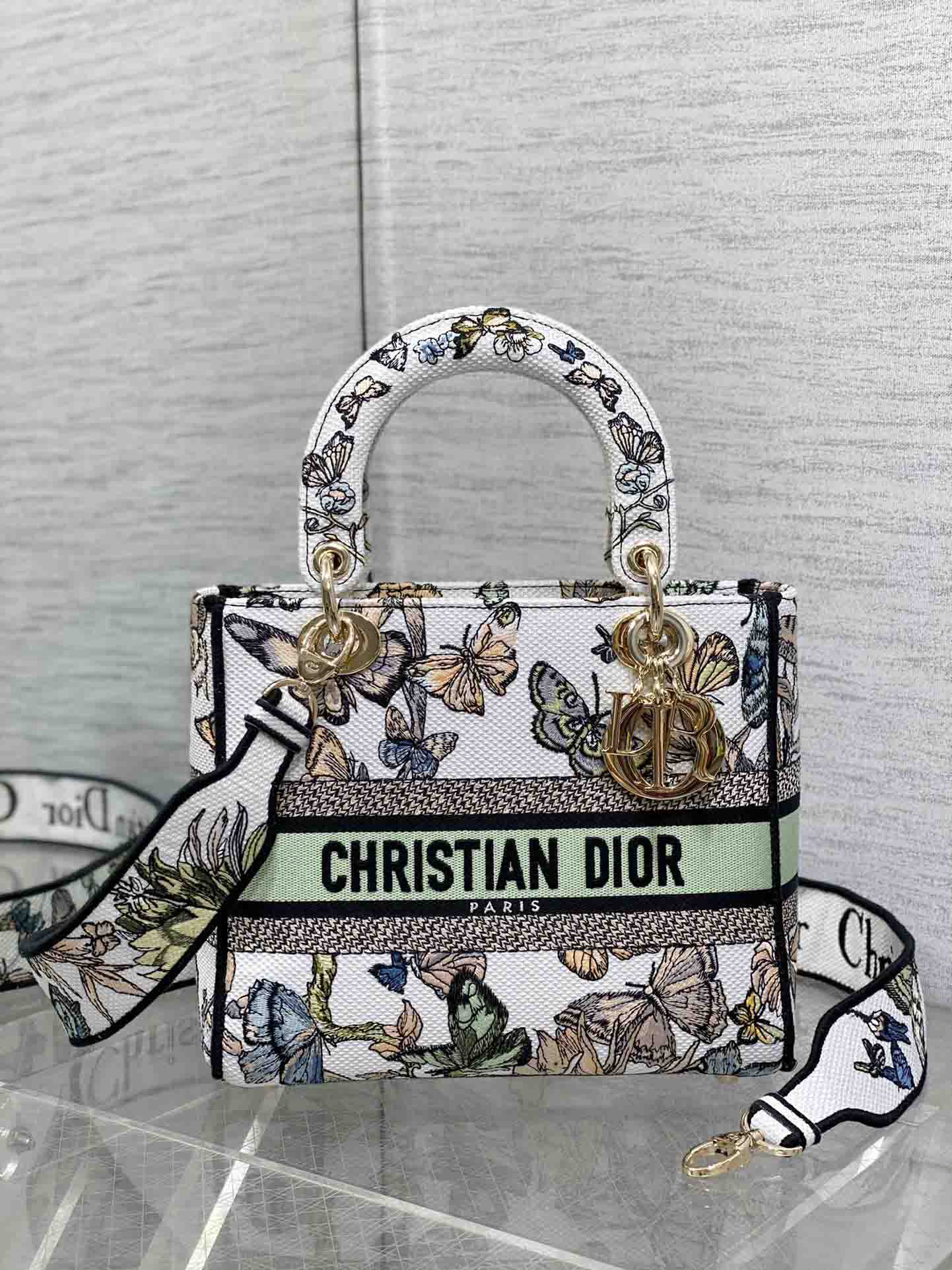 DIOR Medium Lady D-Lite Handbag