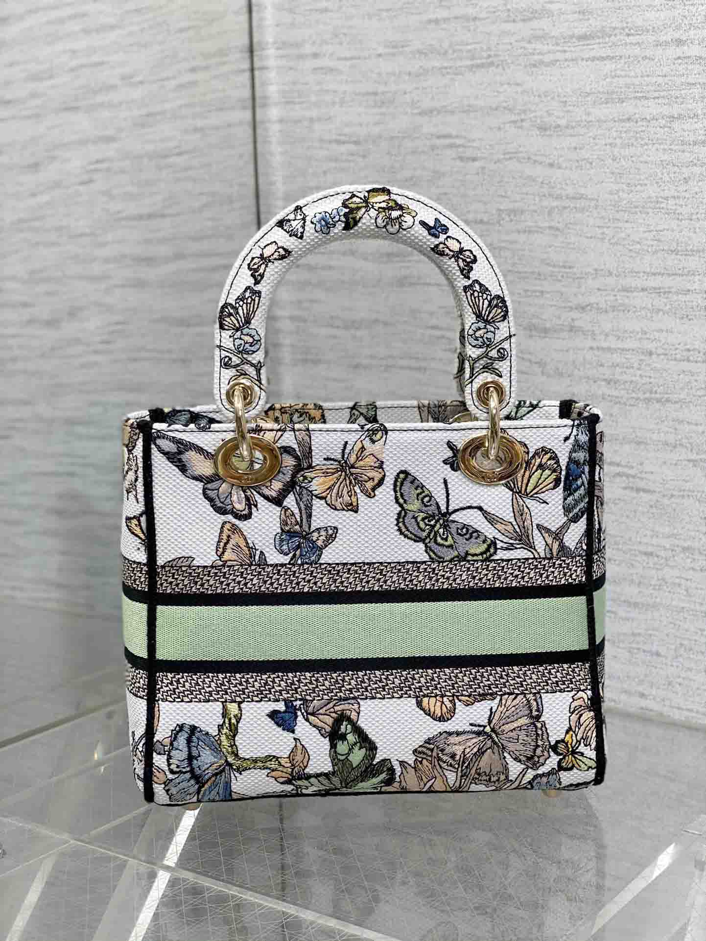 DIOR Medium Lady D-Lite Handbag