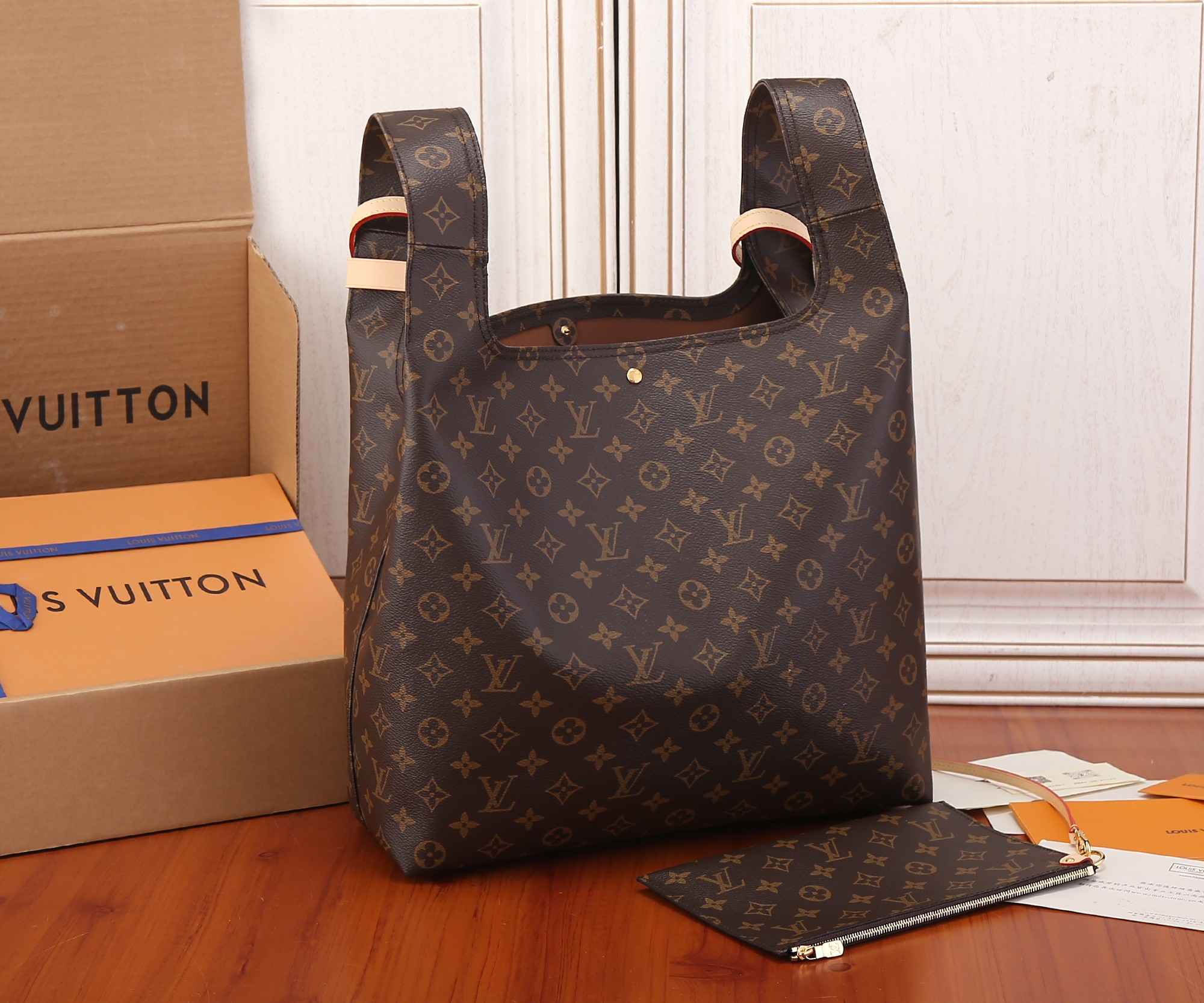 Louis Vuitton ATLANTIS GM Handbag