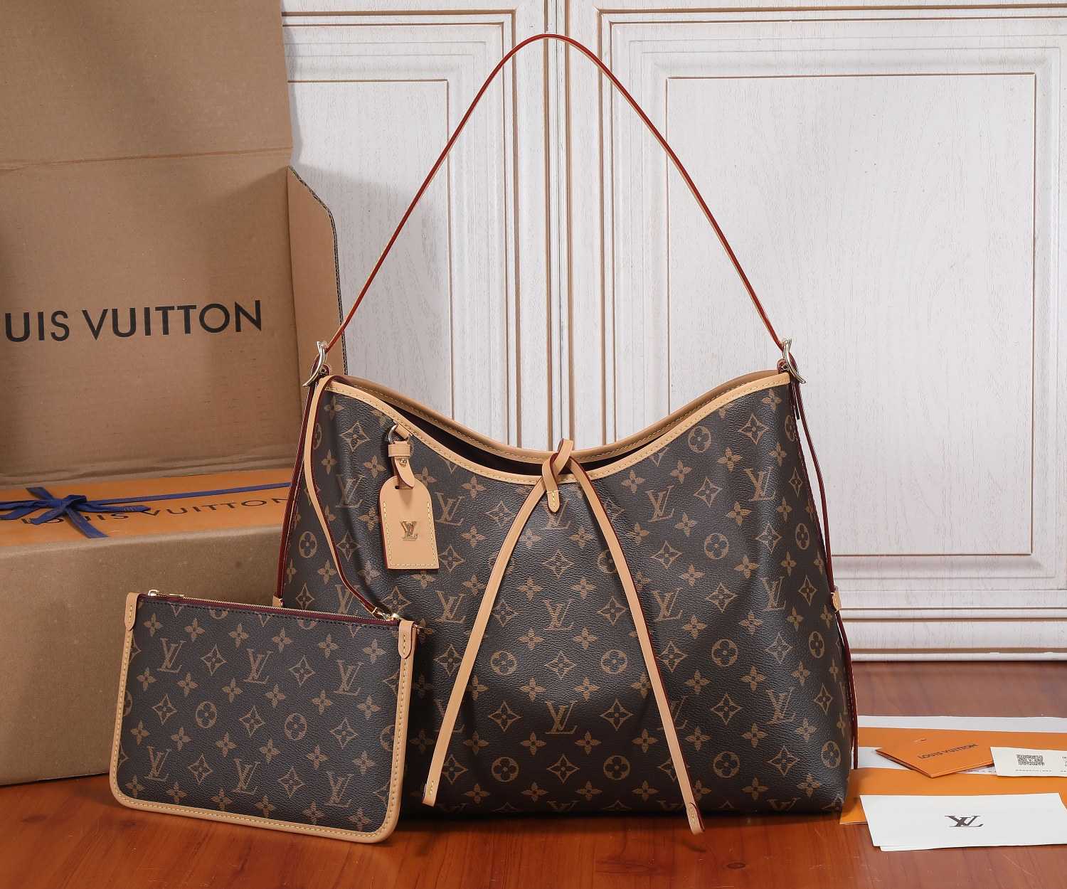 Louis Vuitton CARRYALL MM Handbag