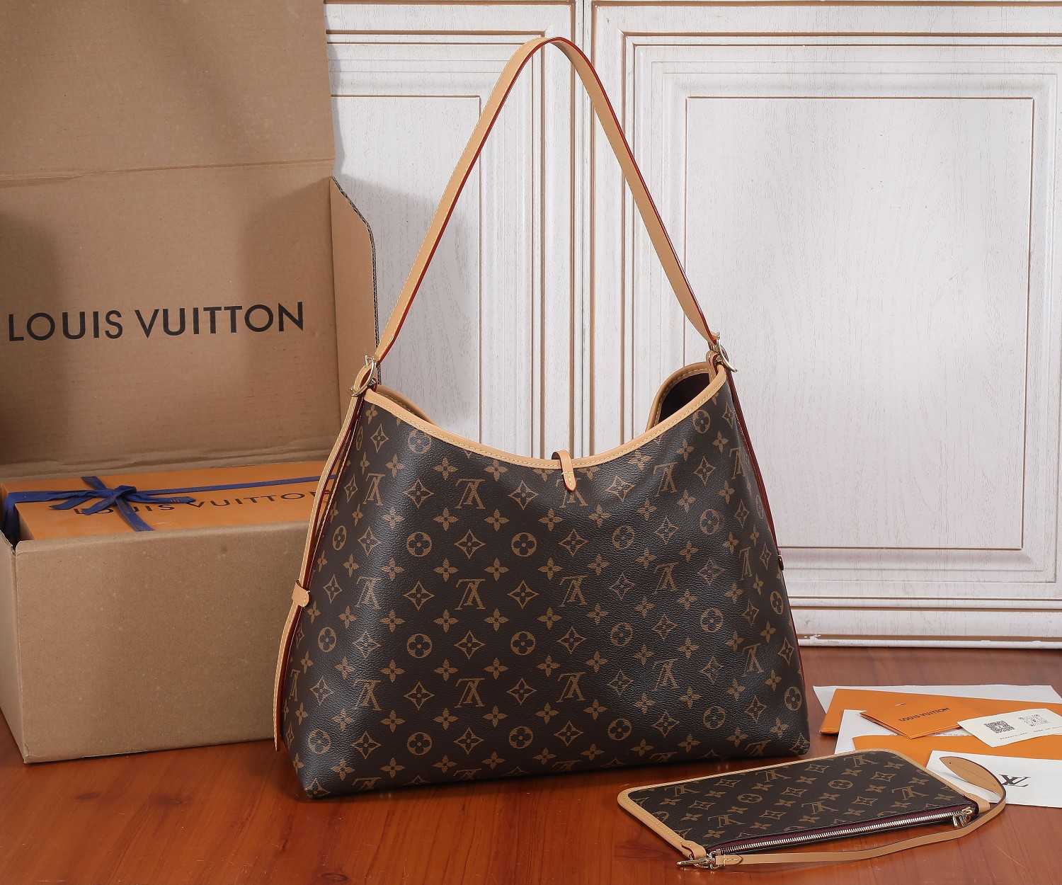 Louis Vuitton CARRYALL MM Handbag