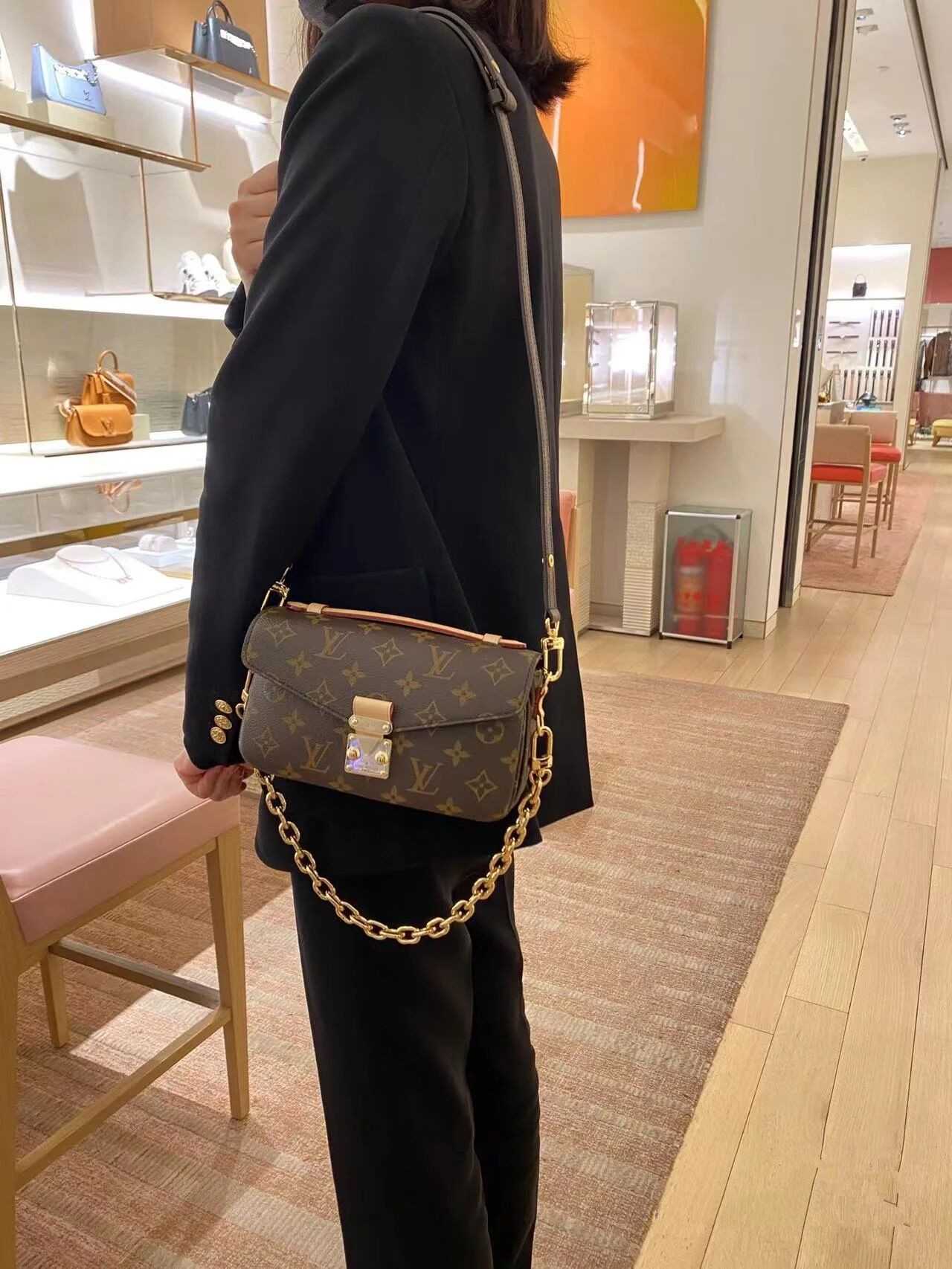 Louis Vuitton Pochette Metis East West handbag