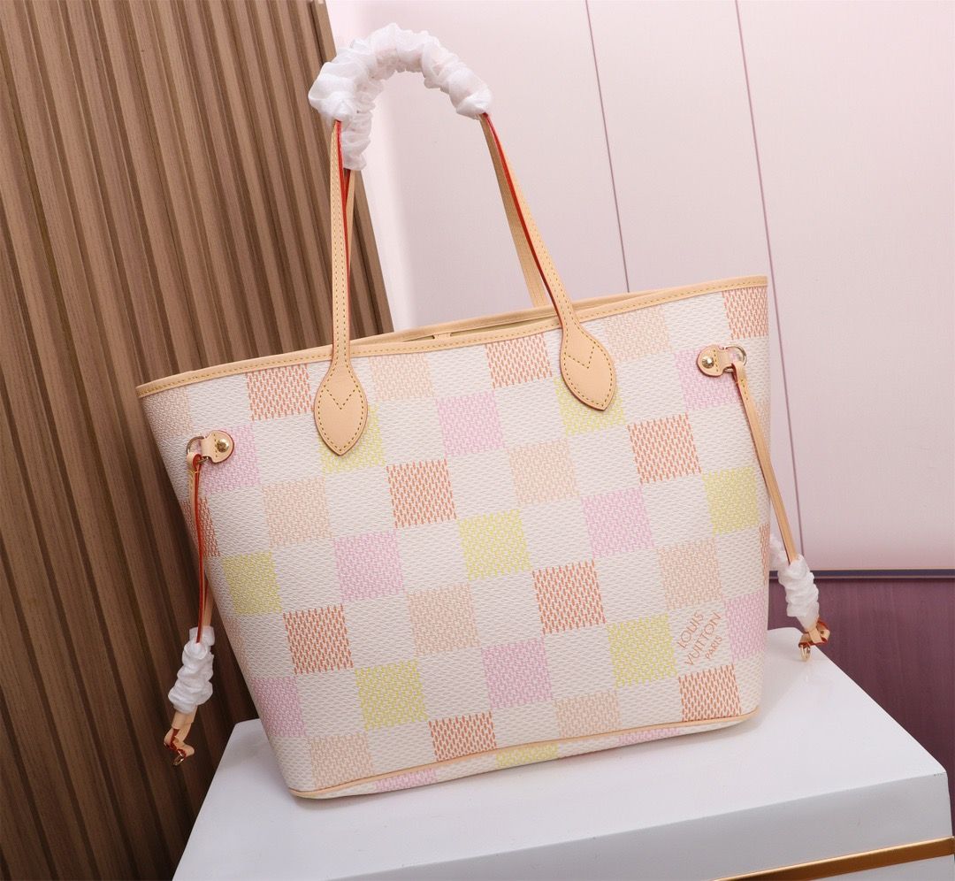 Louis Vuitton Neverfull MM Handbag