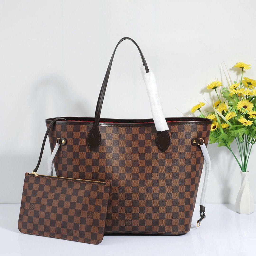 Louis Vuitton Neverfull MM Handbag