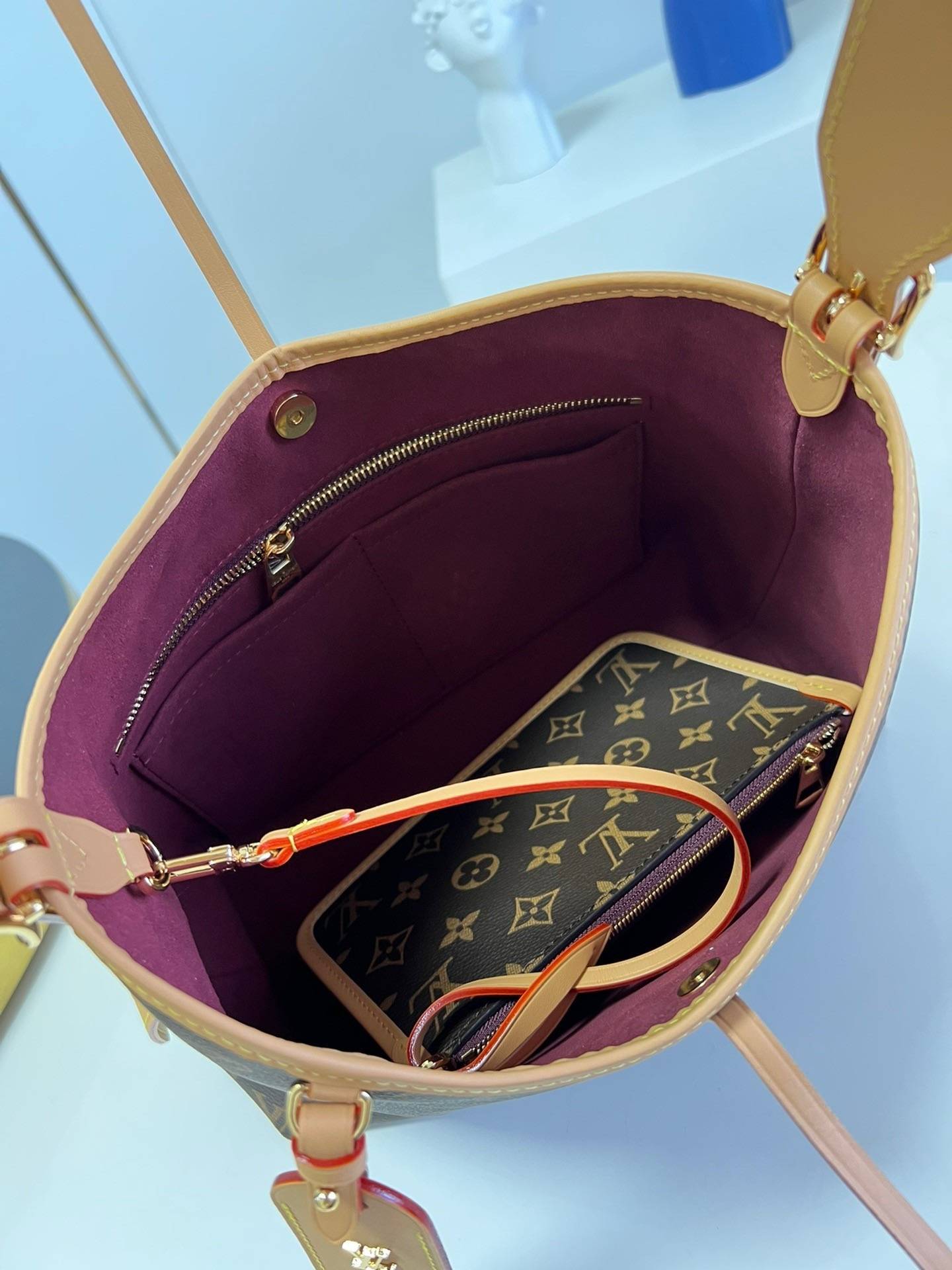 Louis Vuitton CARRYALL PM Handbag