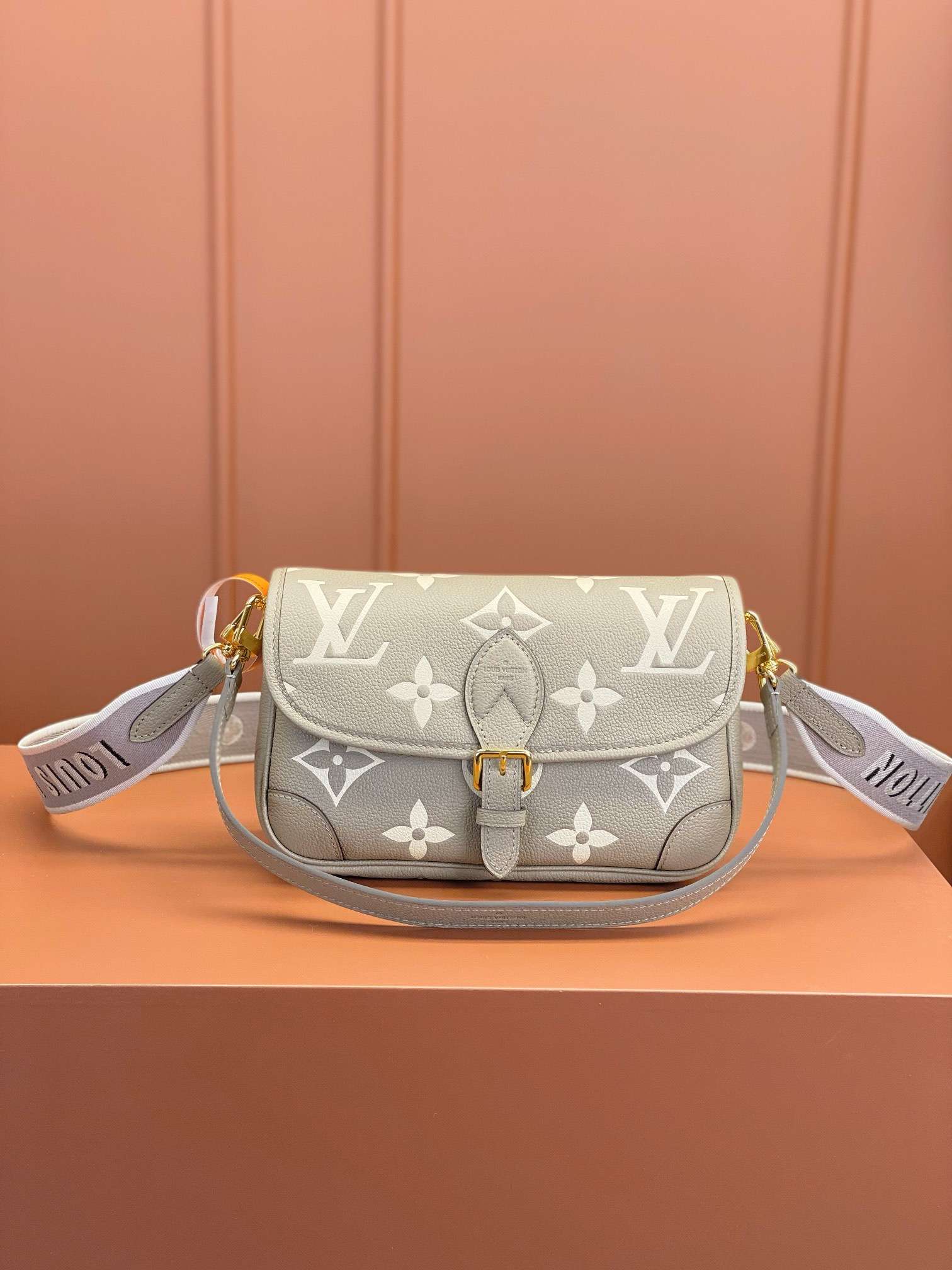 Louis Vuitton DIANE Handbag