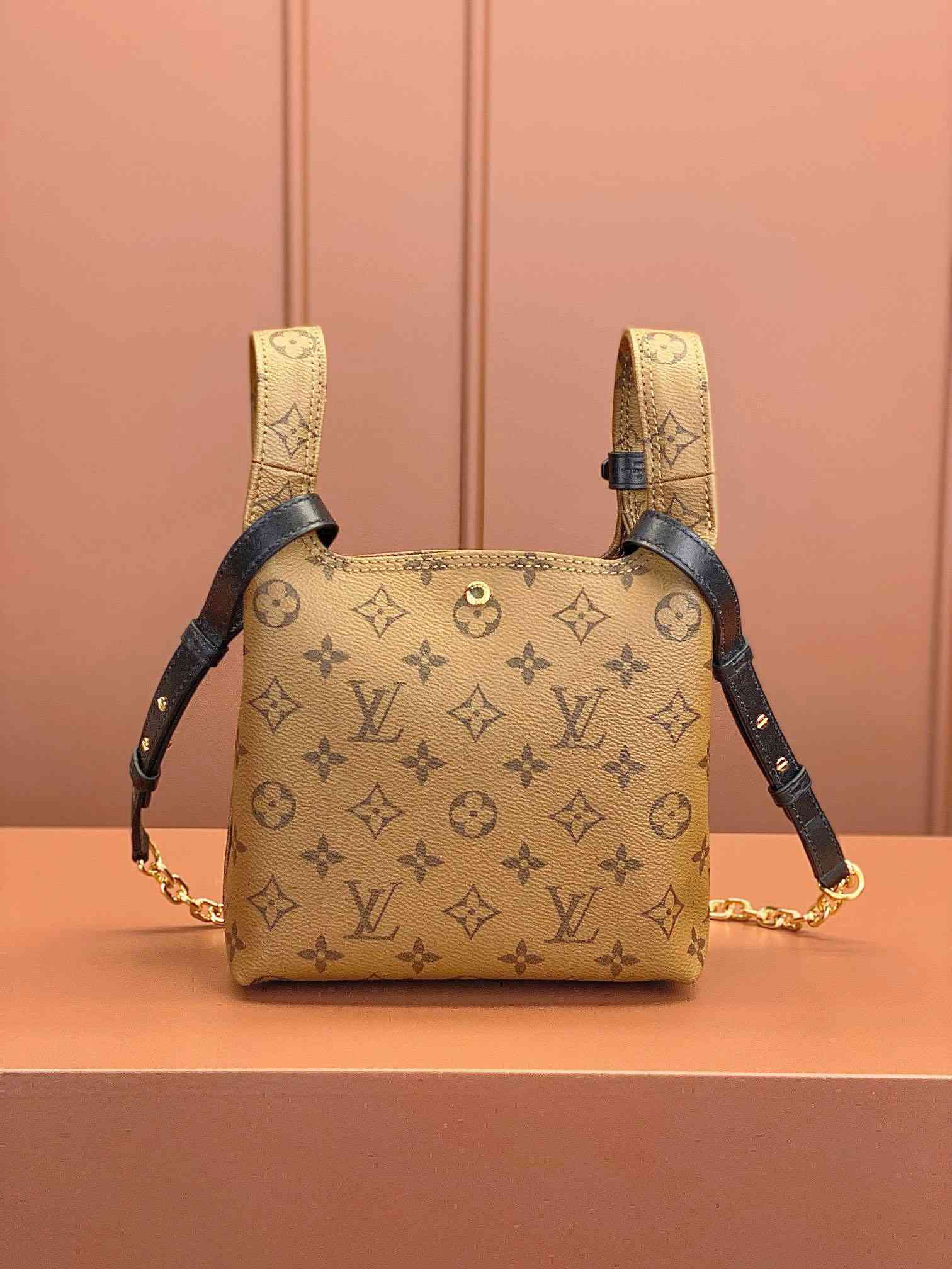 Louis Vuitton ATLANTIS BB Handbag