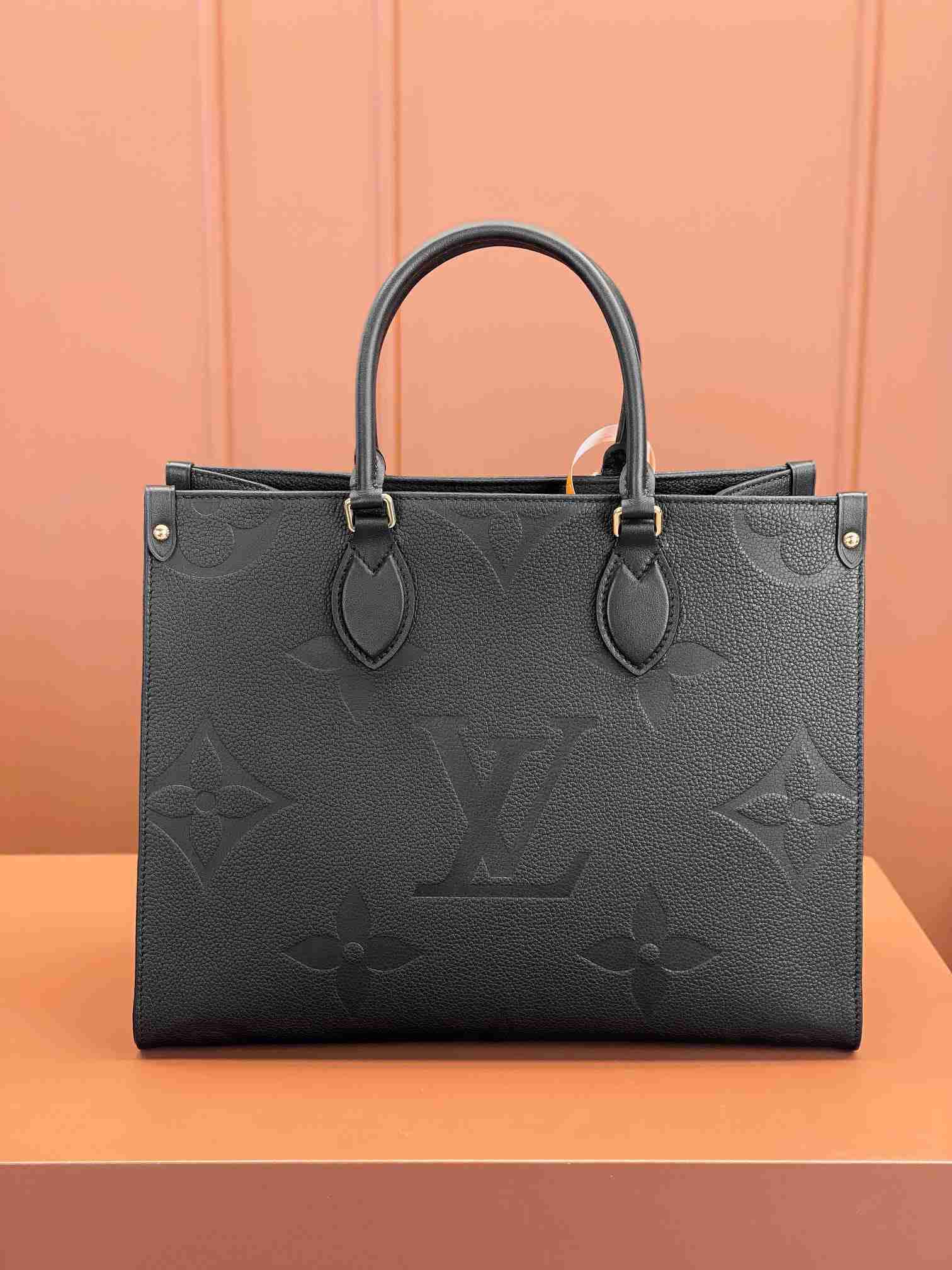 Louis Vuitton ONTHEGO MM Handbag