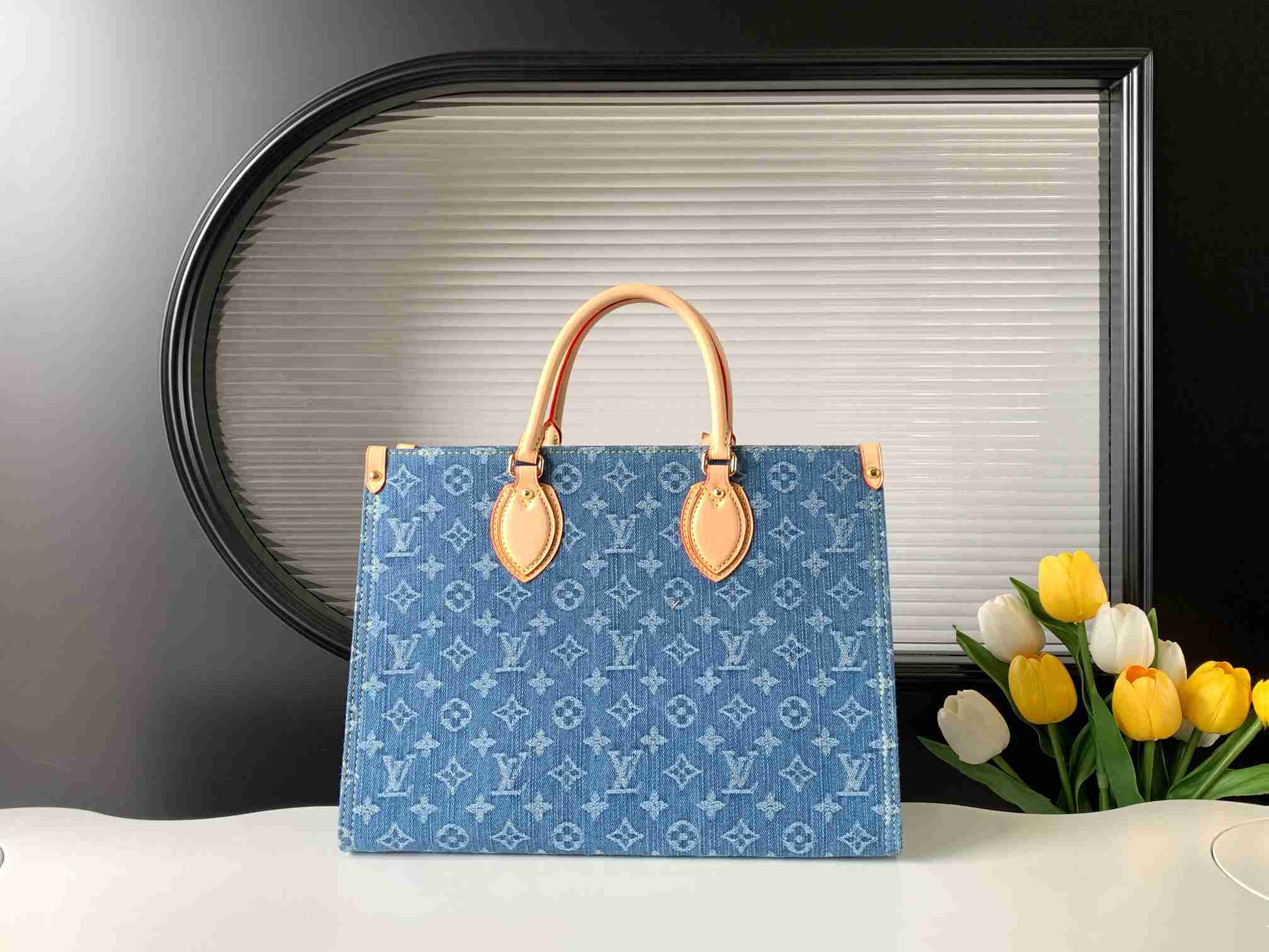 Louis Vuitton ONTHEGO MM Handbag