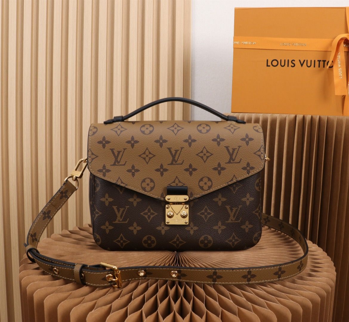 Louis Vuitton POCHETTE METIS Handbag M44876