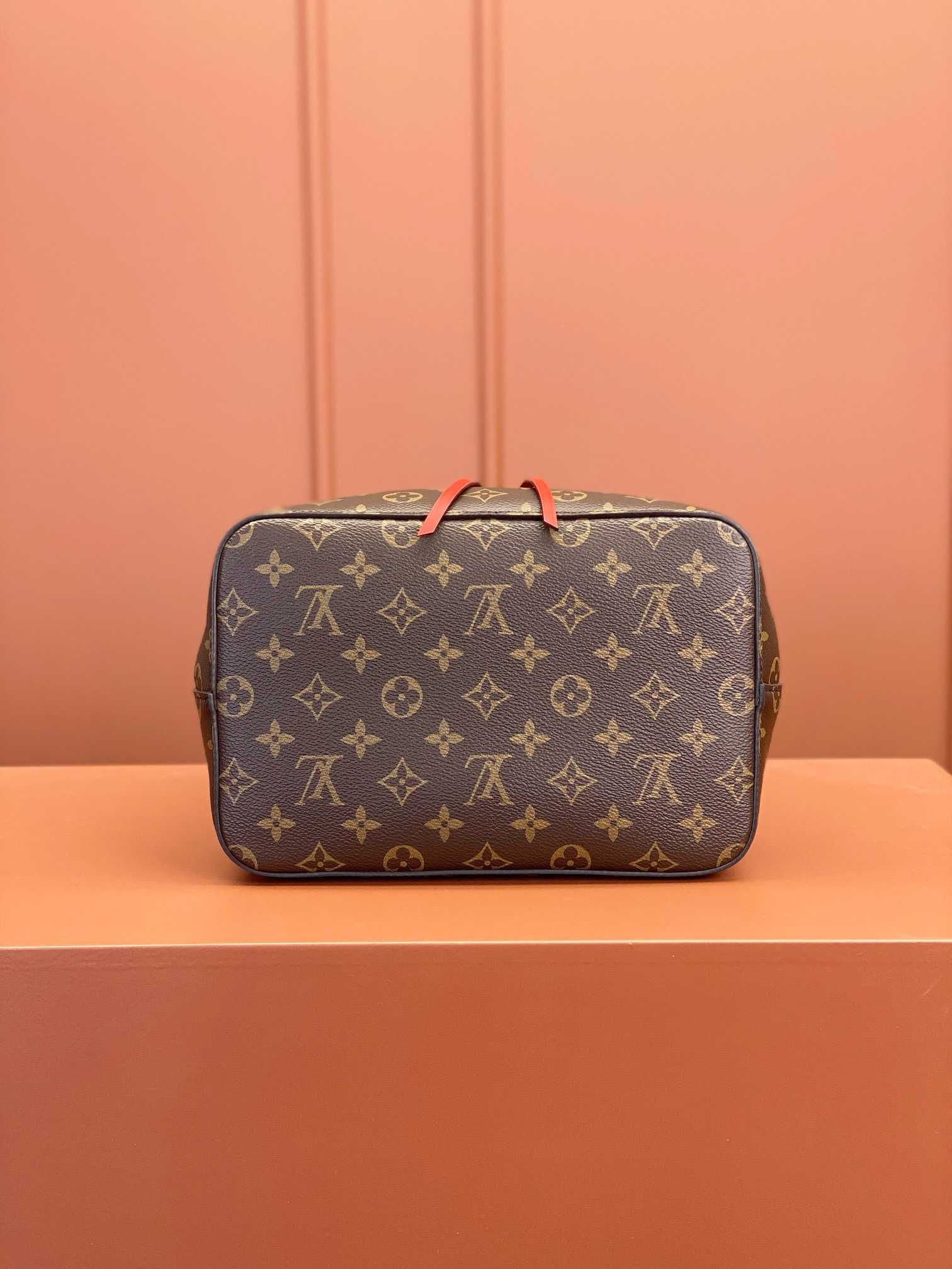 Louis Vuitton NEONOE MM Handbag M44021