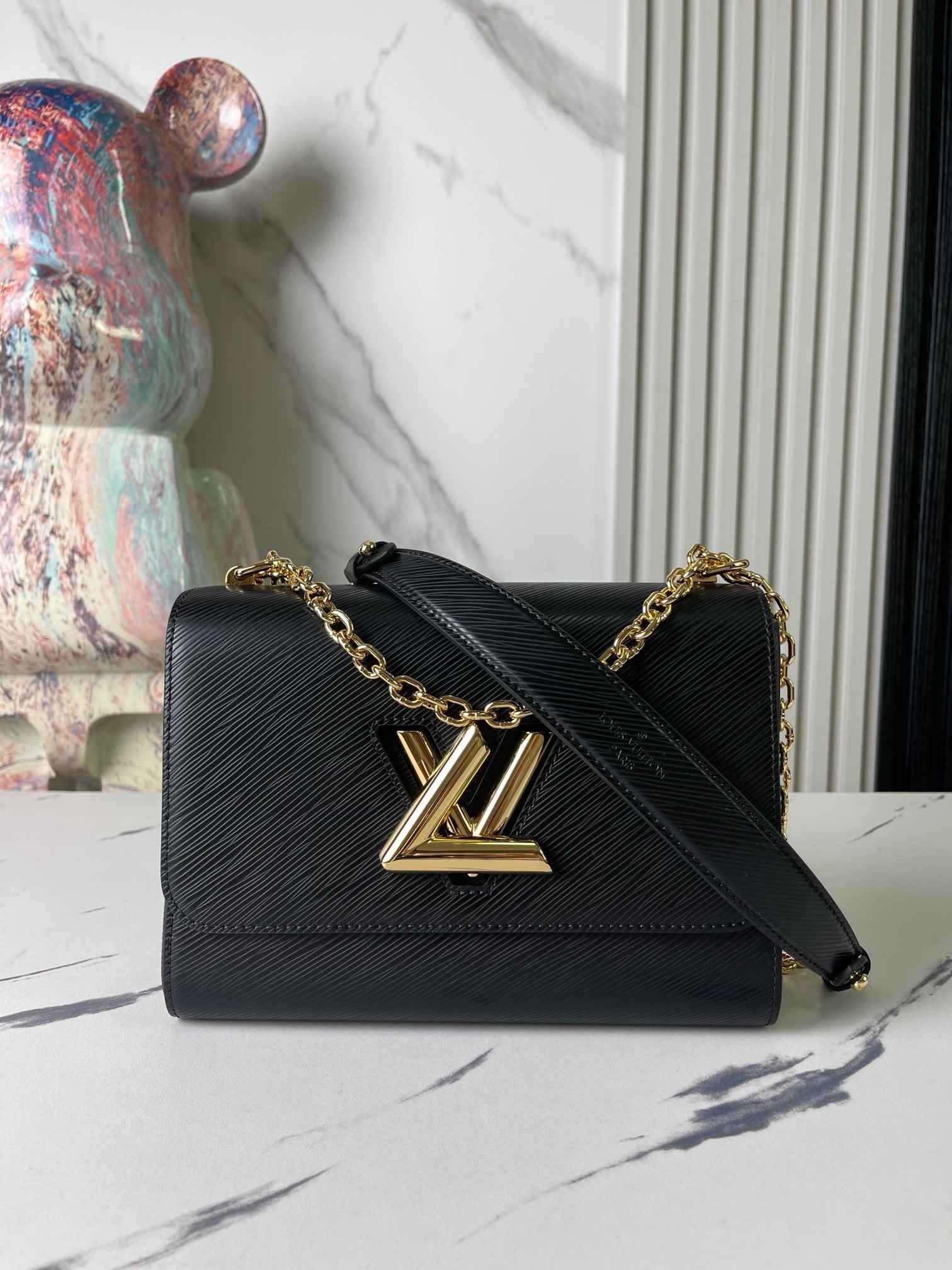 Louis Vuitton TWIST MM Handbag M21113