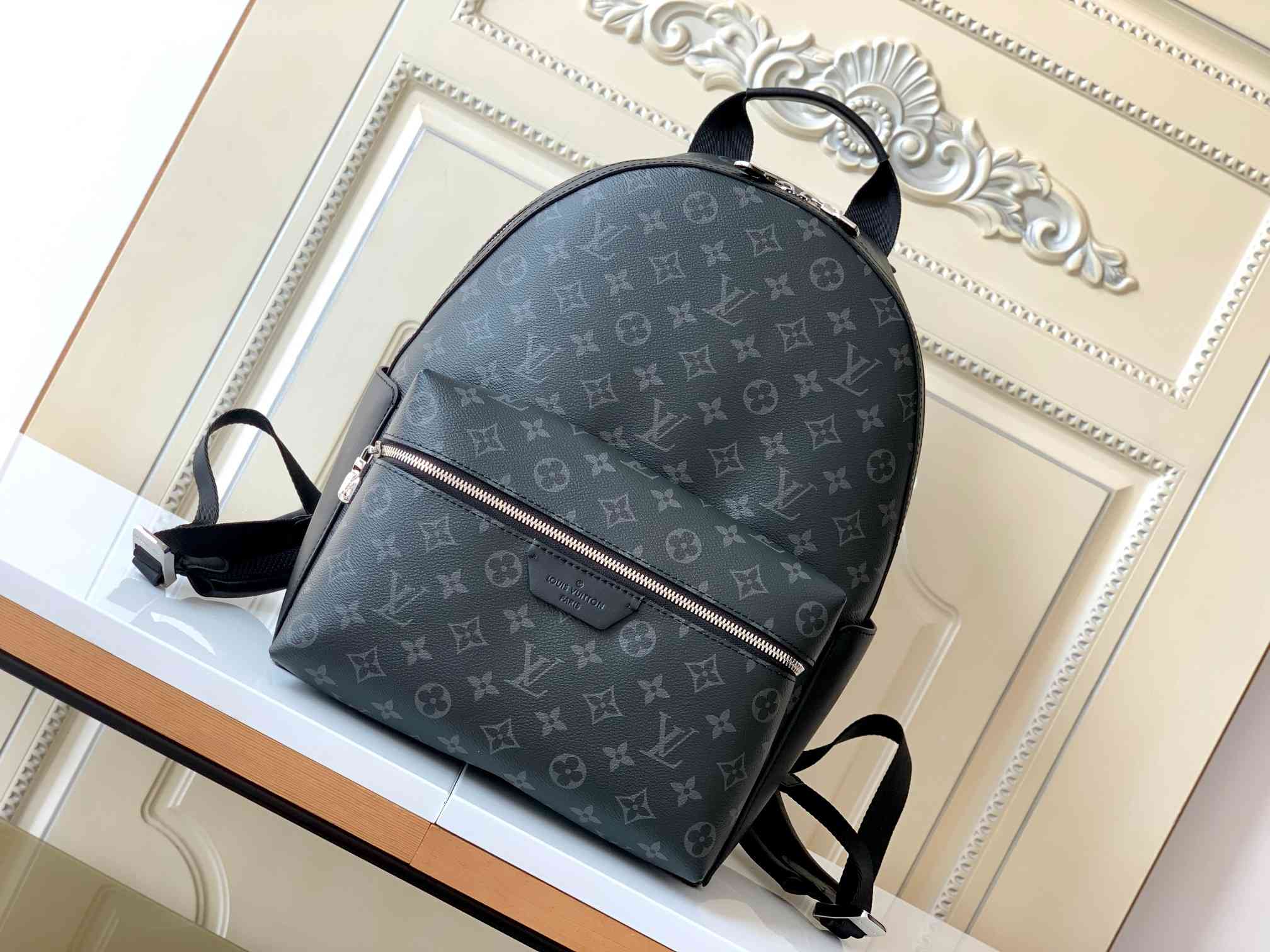 Louis Vuitton DISCOVERY small all-black backpack