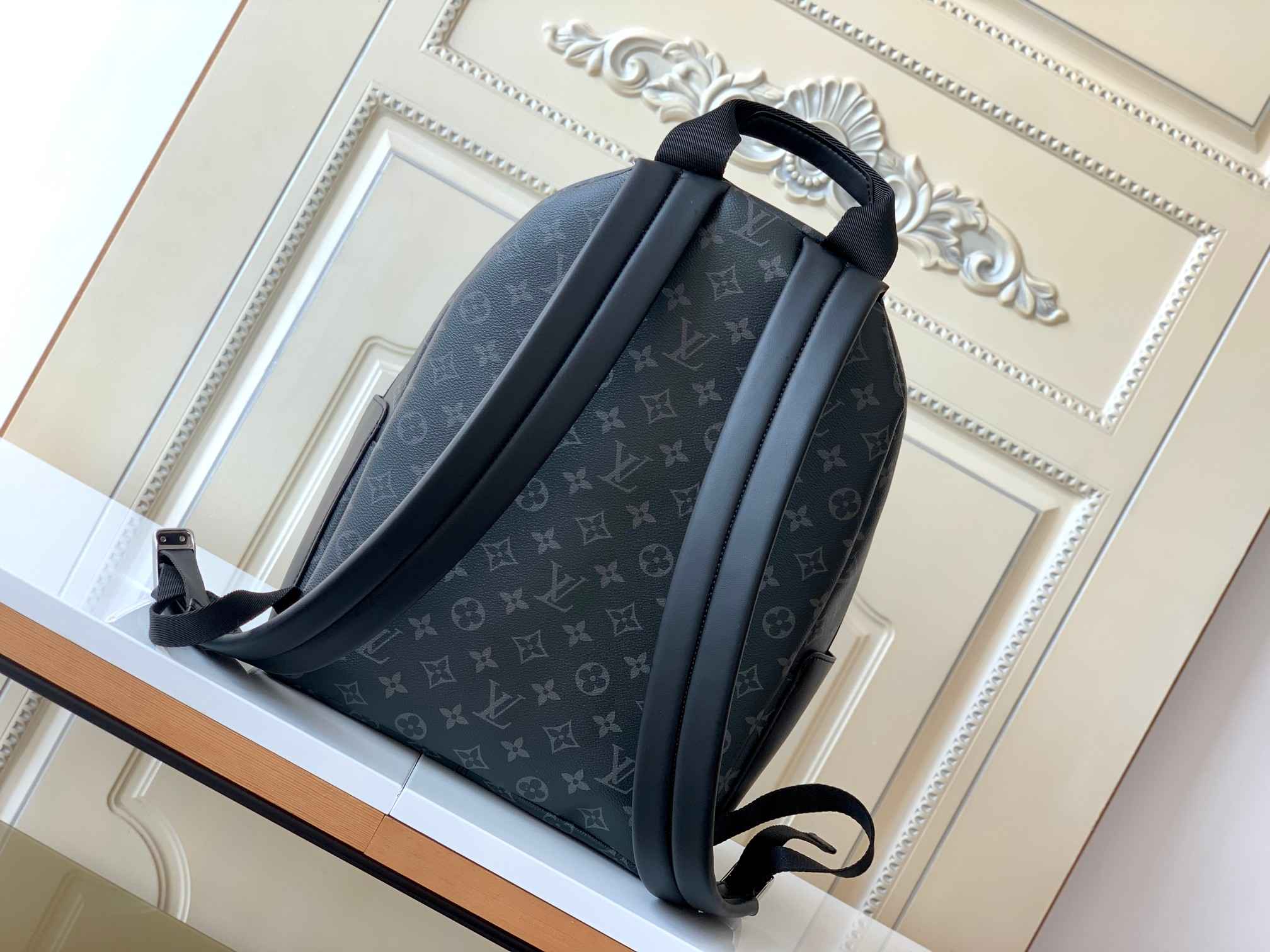 Louis Vuitton DISCOVERY small all-black backpack